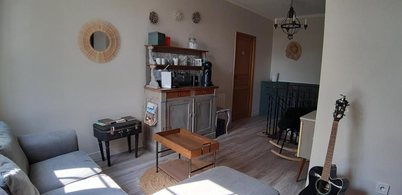 A L'Ombre De La Treille -Proche Saint-Emilion Bed & Breakfast Bagian luar foto