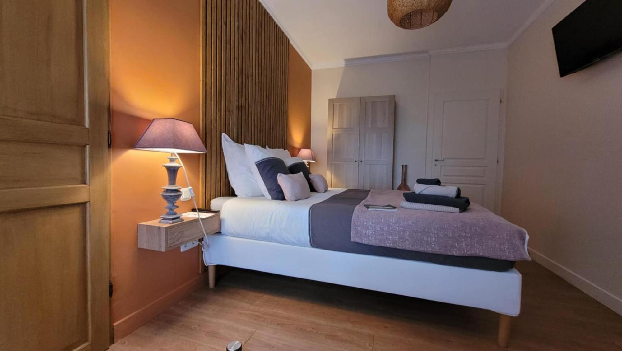 A L'Ombre De La Treille -Proche Saint-Emilion Bed & Breakfast Bagian luar foto