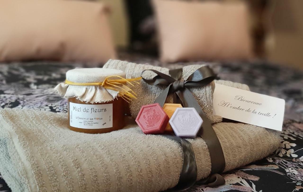 A L'Ombre De La Treille -Proche Saint-Emilion Bed & Breakfast Bagian luar foto